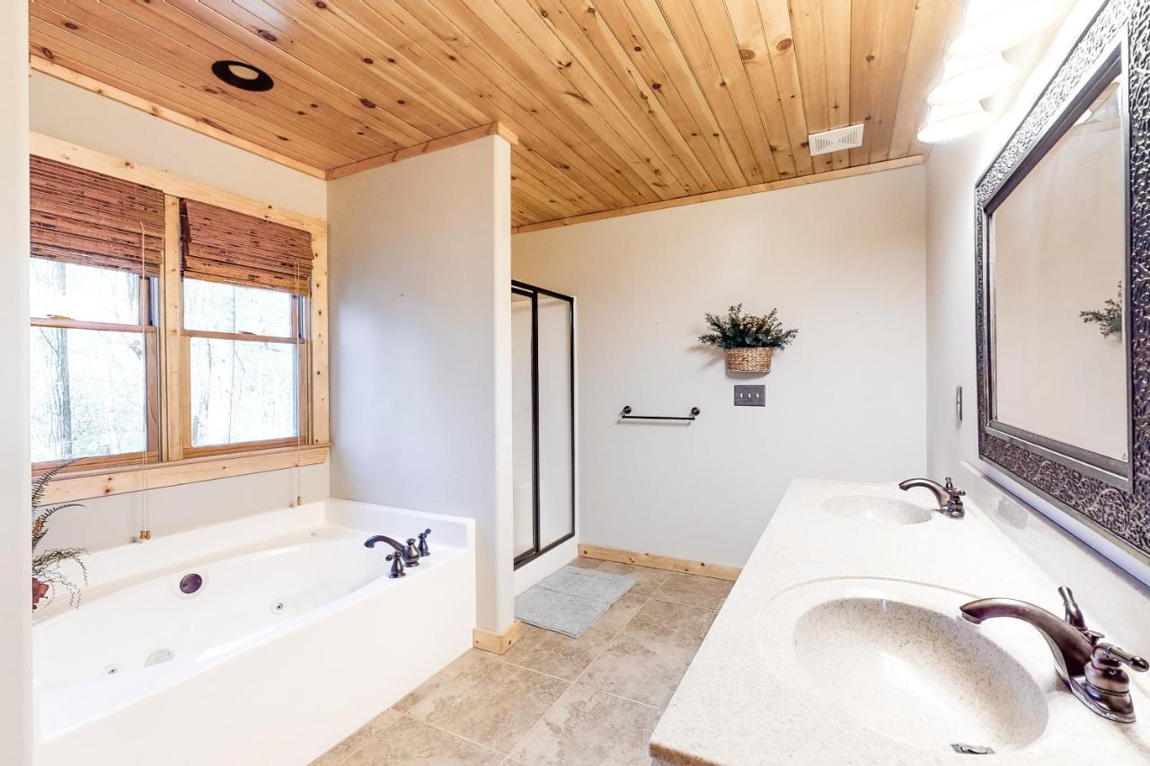Bearfoot Lodge Ellijay Bagian luar foto